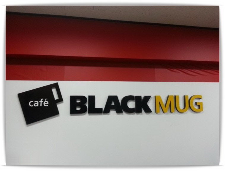 BLACK MUG